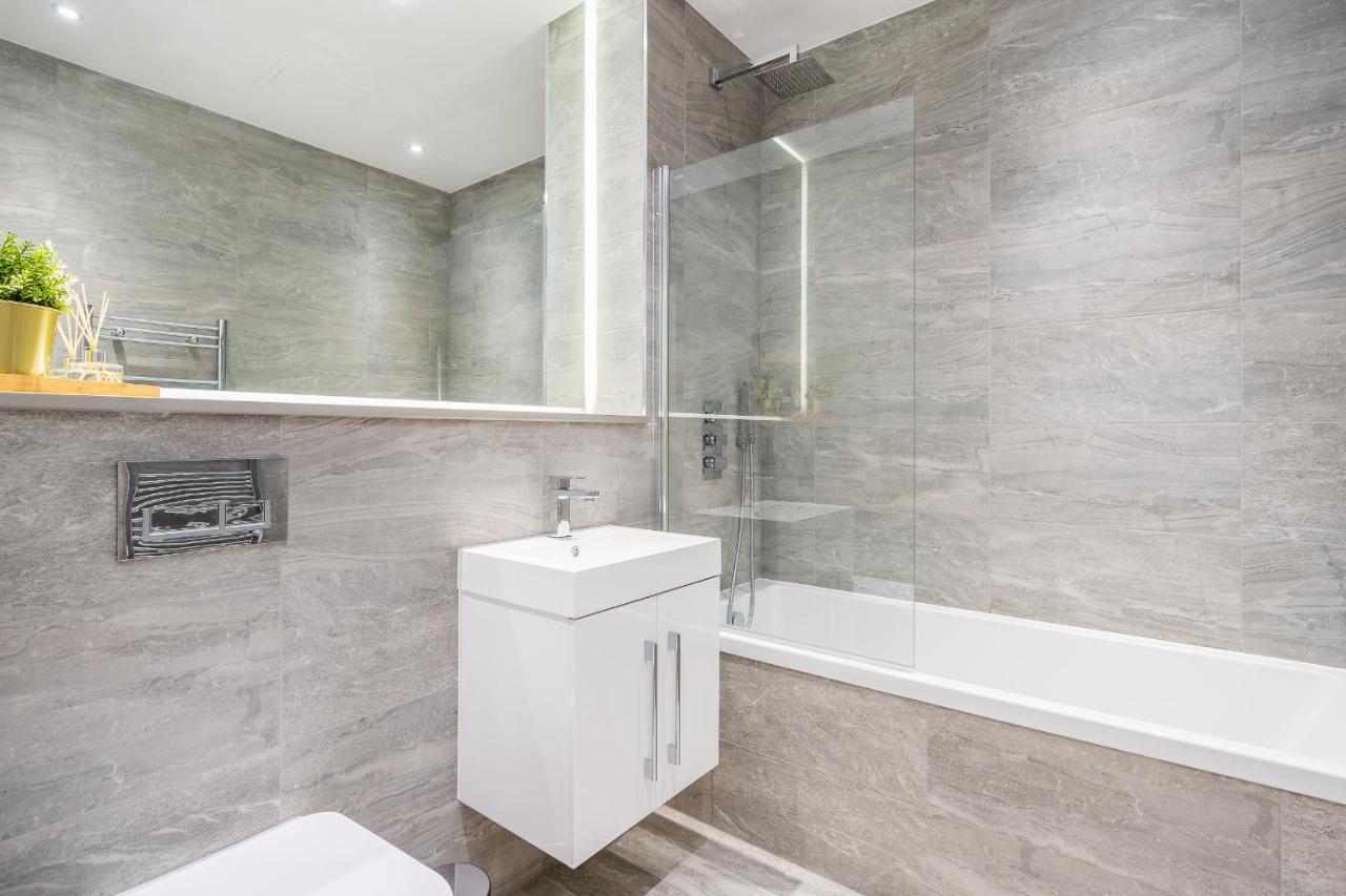 St Albans 2 Bed Luxury City Apartment, 5 Mins Walk To Train & Allocated Parking エクステリア 写真