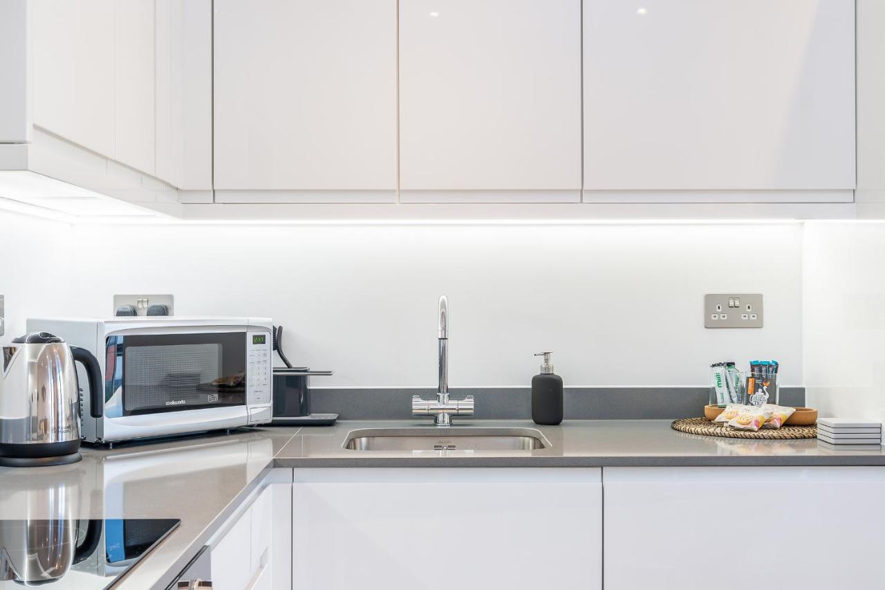 St Albans 2 Bed Luxury City Apartment, 5 Mins Walk To Train & Allocated Parking エクステリア 写真