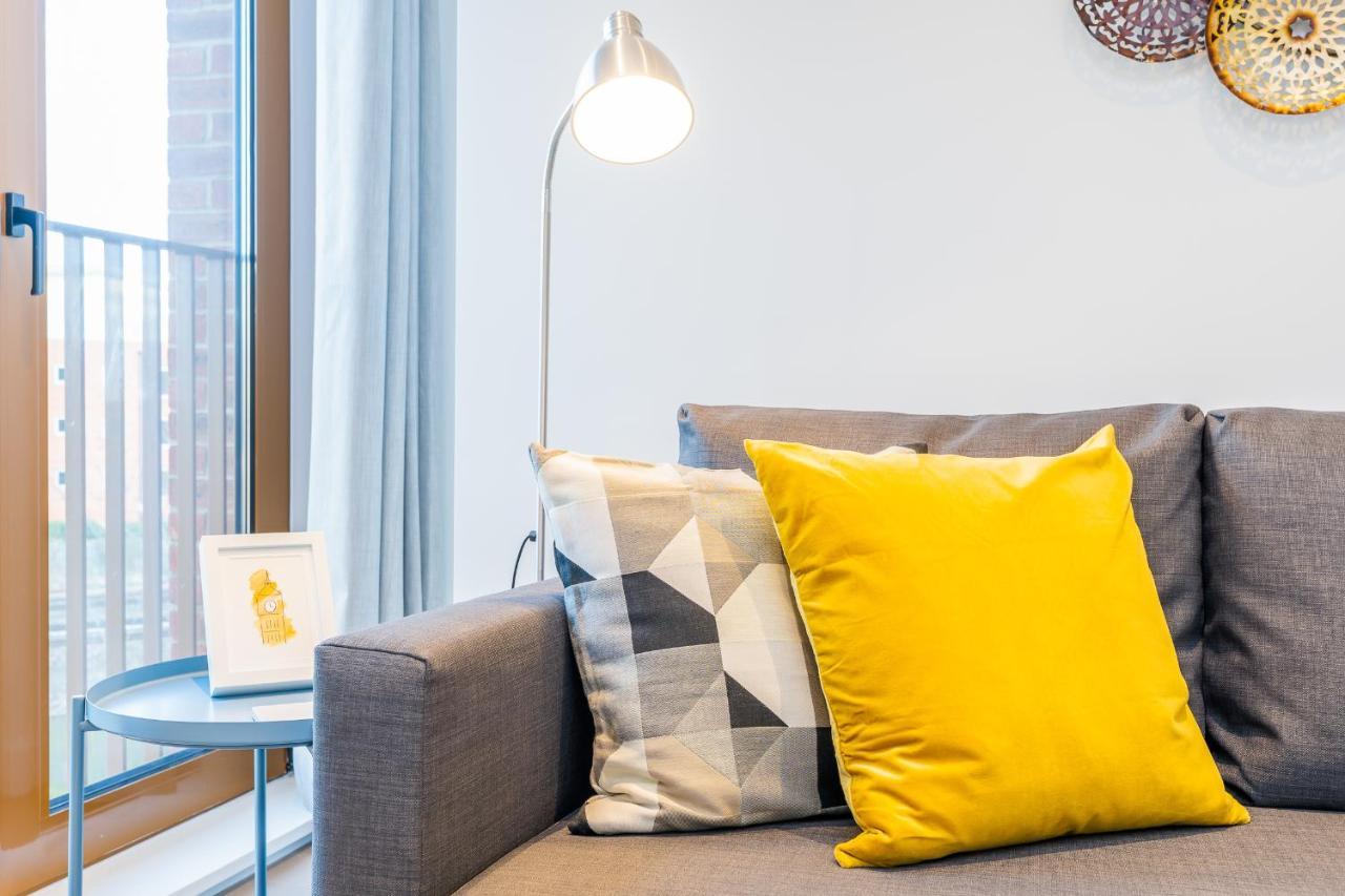 St Albans 2 Bed Luxury City Apartment, 5 Mins Walk To Train & Allocated Parking エクステリア 写真