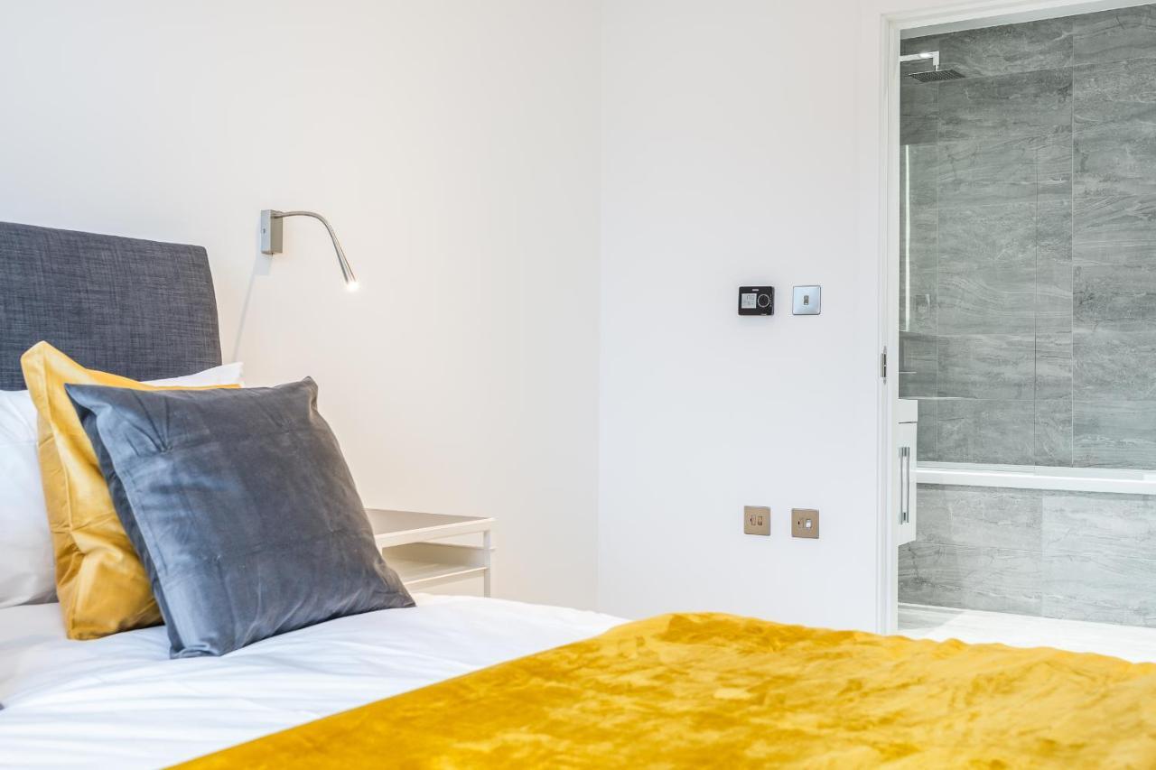 St Albans 2 Bed Luxury City Apartment, 5 Mins Walk To Train & Allocated Parking エクステリア 写真