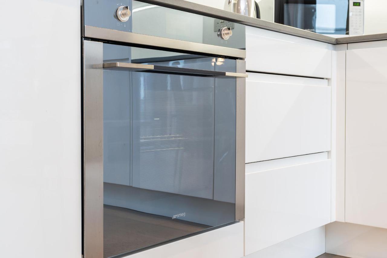 St Albans 2 Bed Luxury City Apartment, 5 Mins Walk To Train & Allocated Parking エクステリア 写真